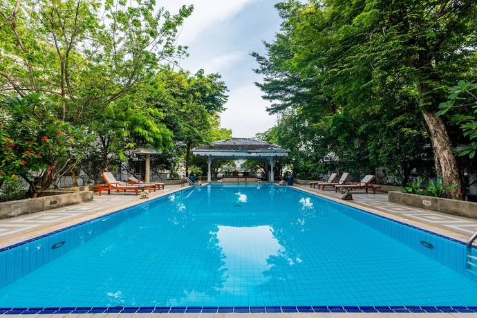 Imagen de la piscina del Hotel Royal River Park. Foto 18