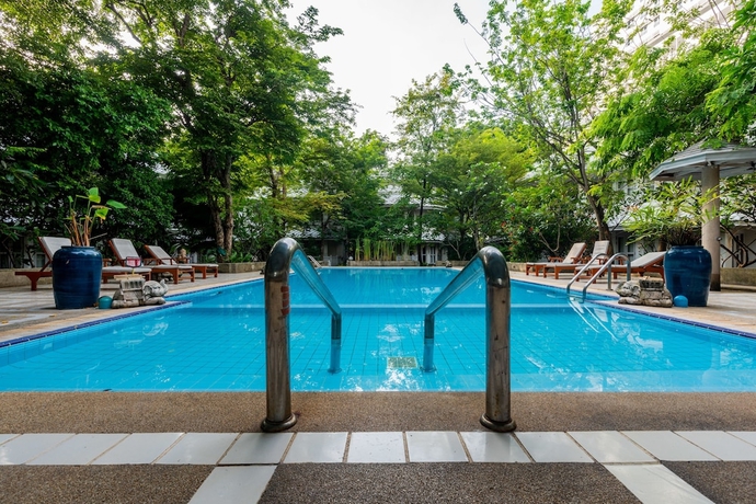 Imagen de la piscina del Hotel Royal River Park. Foto 19