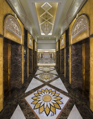 Imagen de los interiores del Hotel Royal Rose Abu Dhabi, Curio Collection By Hilton. Foto 10