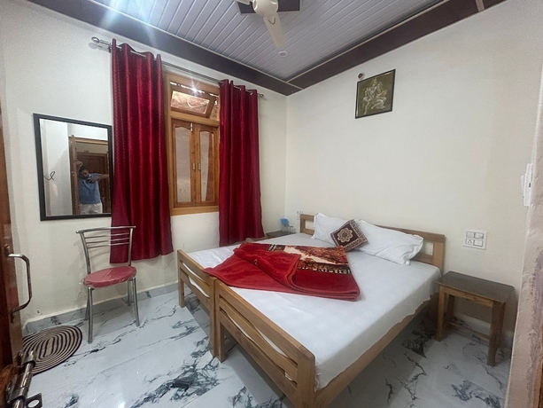 Imagen de la habitación del Hotel Royal Sainik. Foto 8