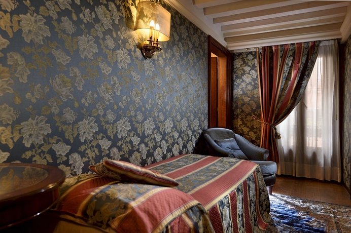 Imagen de la habitación del Hotel Royal San Marco. Foto 7