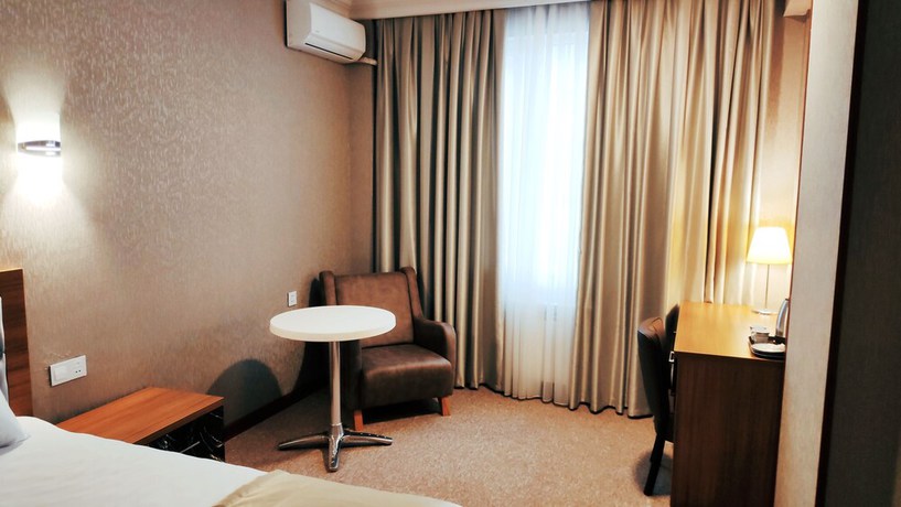 Imagen de la habitación del Hotel Royal Sapphire. Foto 3