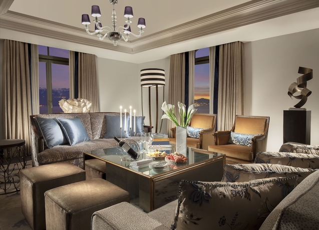 Imagen de la habitación del Hotel Royal Savoy Lausanne. Foto 14