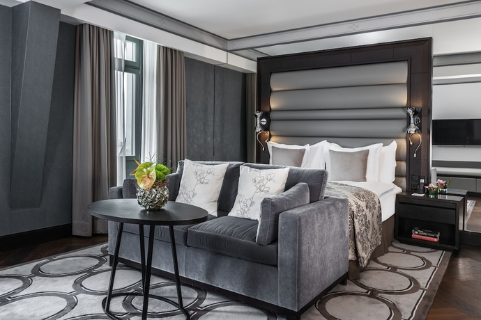 Imagen de la habitación del Hotel Royal Savoy Lausanne. Foto 15