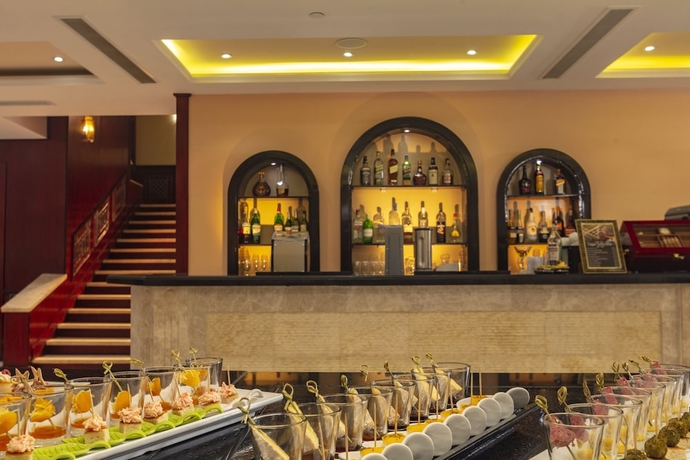 Imagen del bar/restaurante del Hotel Royal Savoy Sharm El Sheikh. Foto 7