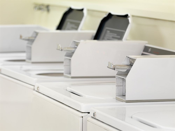 Imagen de los interiores del Hotel Royal Scot and Suites. Foto 12