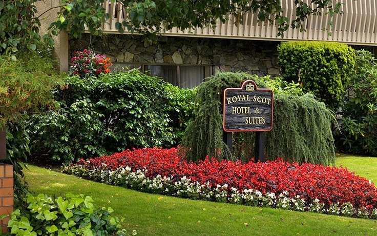 Imagen de los exteriores del Hotel Royal Scot and Suites. Foto 9