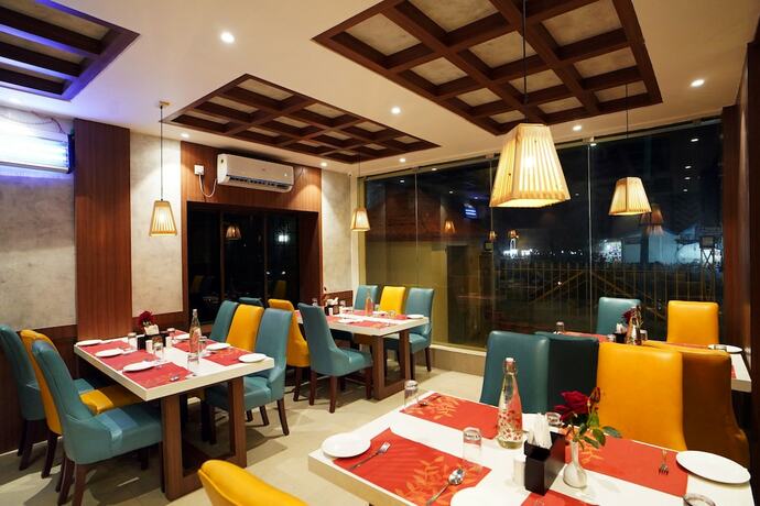 Imagen del bar/restaurante del Hotel Royal Sea View, Kanthi. Foto 4