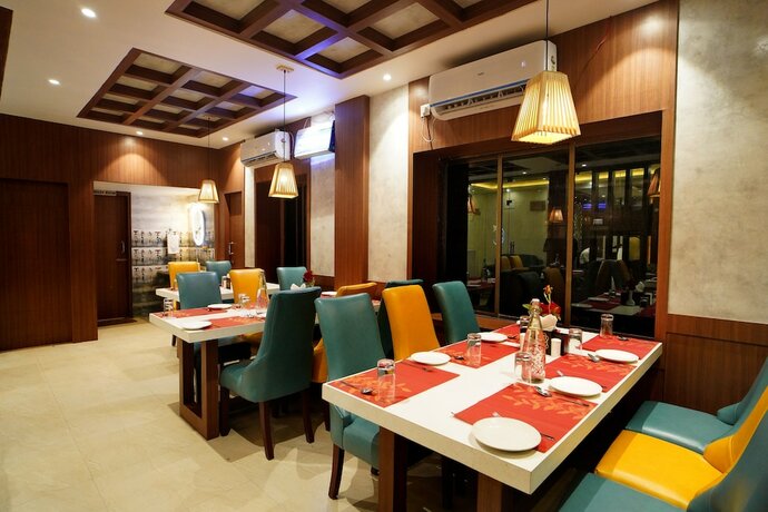 Imagen del bar/restaurante del Hotel Royal Sea View, Kanthi. Foto 6