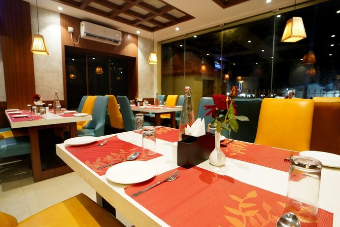 Imagen del bar/restaurante del Hotel Royal Sea View, Kanthi. Foto 7