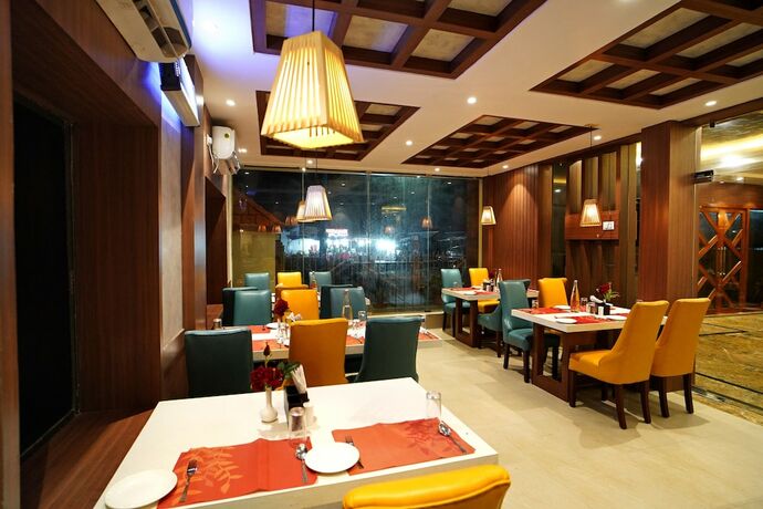 Imagen del bar/restaurante del Hotel Royal Sea View, Kanthi. Foto 9