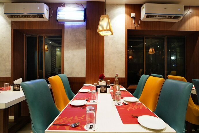 Imagen del bar/restaurante del Hotel Royal Sea View, Kanthi. Foto 10