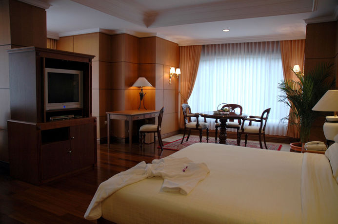 Imagen de los interiores del Hotel Royal Senyiur Pasuruan. Foto 10