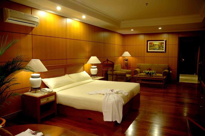 Imagen de la habitación del Hotel Royal Senyiur Pasuruan. Foto 6