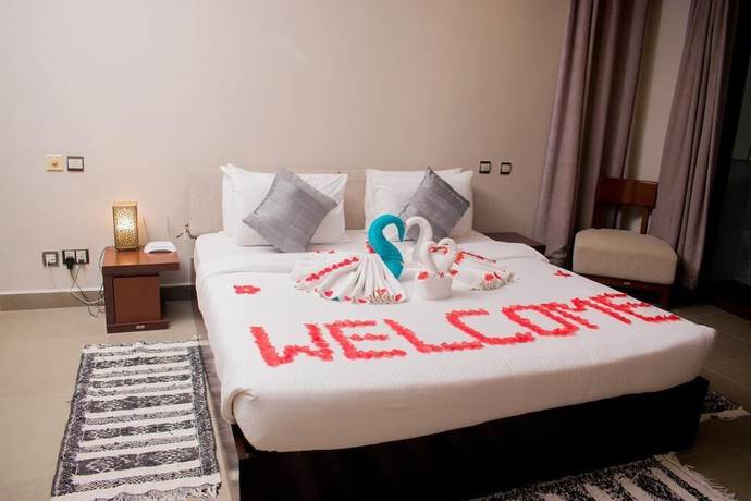 Imagen de la habitación del Hotel Royal Shaza Suites. Foto 8