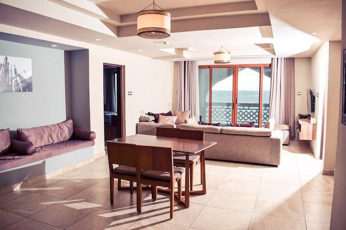 Imagen de la habitación del Hotel Royal Shaza Suites. Foto 9