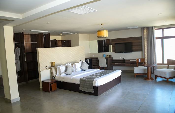 Imagen de la habitación del Hotel Royal Shaza Suites. Foto 13