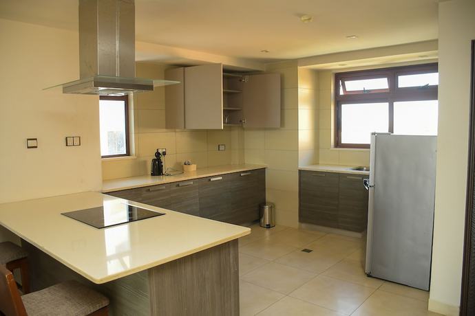 Imagen de la habitación del Hotel Royal Shaza Suites. Foto 15