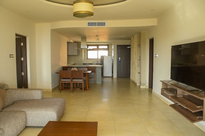 Imagen de la habitación del Hotel Royal Shaza Suites. Foto 17