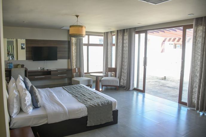 Imagen de la habitación del Hotel Royal Shaza Suites. Foto 18