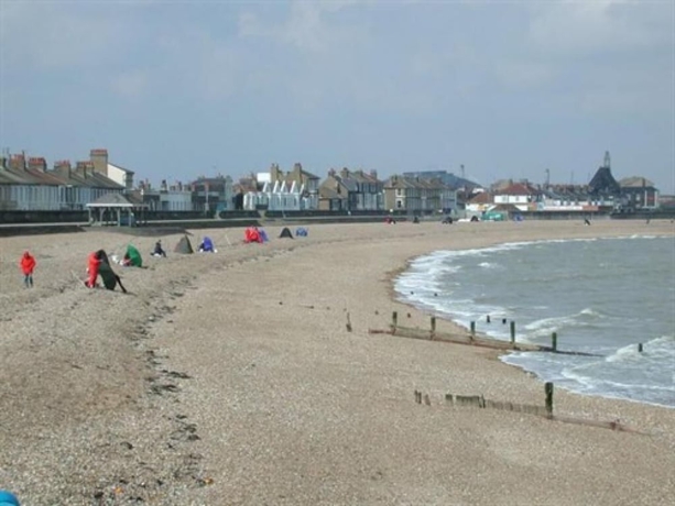 Imagen de los exteriores del Hotel Royal Sheerness. Foto 11