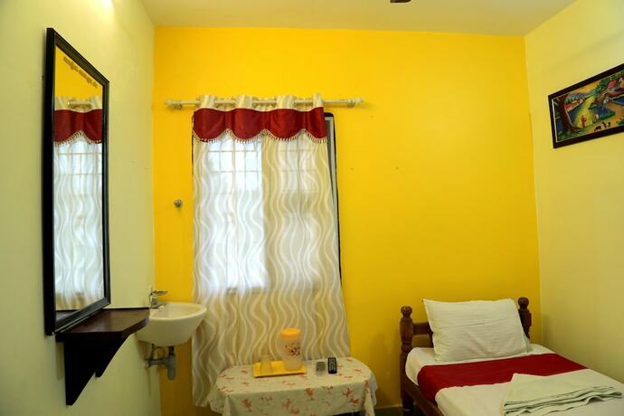 Imagen de la habitación del Hotel Royal Shree Amirthayoga. Foto 6