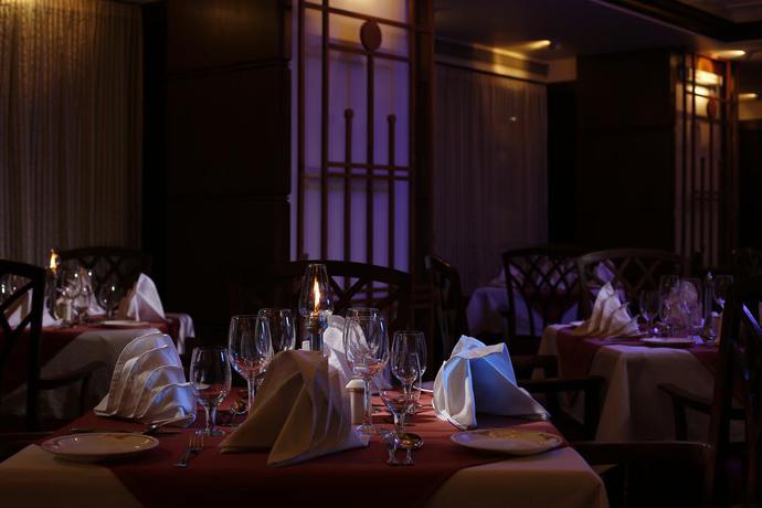Imagen del bar/restaurante del Hotel Royal Singi. Foto 4