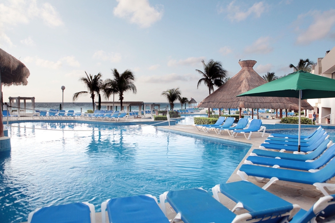 Imagen de la piscina del Hotel Royal Solaris Cancun - All Inclusive. Foto 13