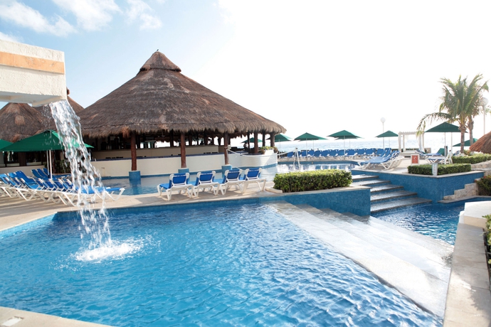 Imagen de la piscina del Hotel Royal Solaris Cancun - All Inclusive. Foto 14