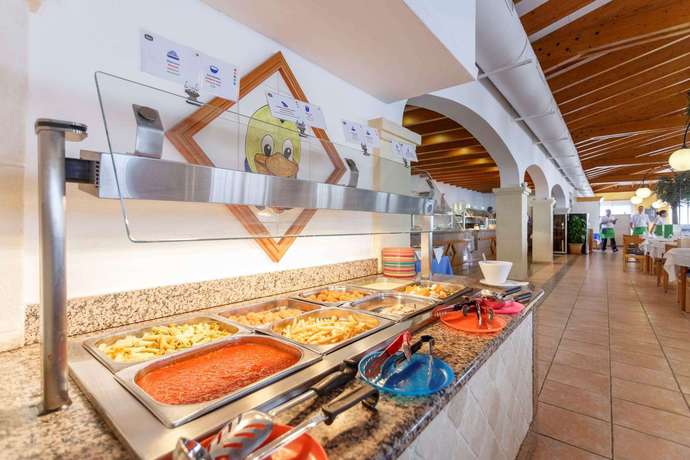 Imagen del bar/restaurante del Hotel Royal Son Bou Family Club. Foto 3