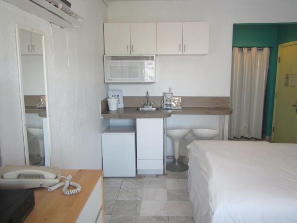 Imagen de la habitación del Hotel Royal South Beach. Foto 6