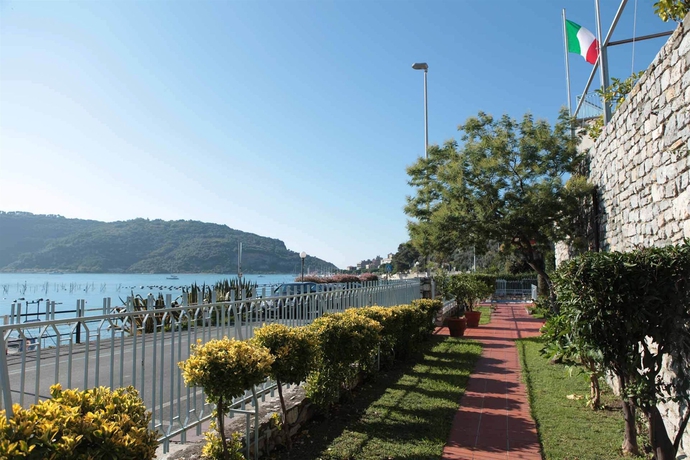 Imagen de los exteriores del Hotel Royal Sporting. Foto 10