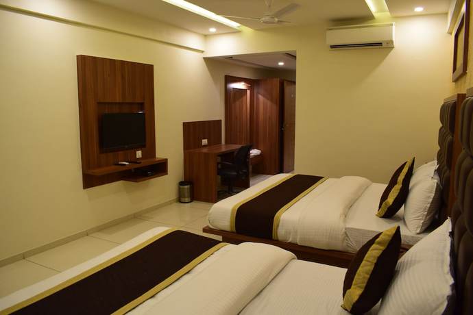 Imagen de la habitación del Hotel Royal Square by Sky Stays. Foto 3