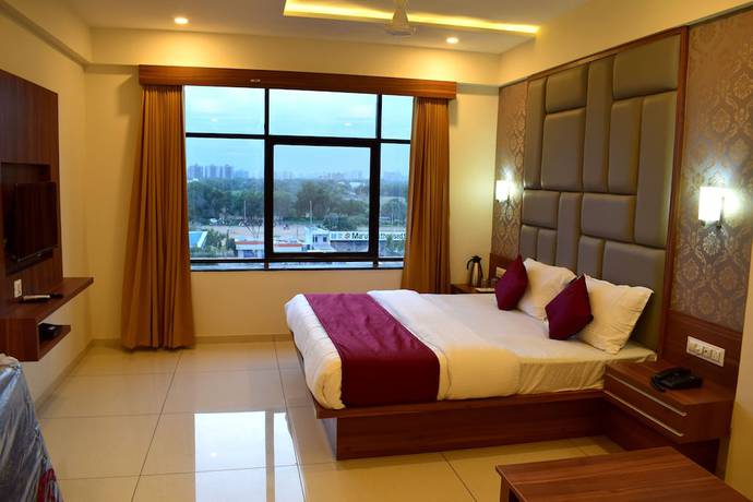 Imagen de la habitación del Hotel Royal Square by Sky Stays. Foto 4