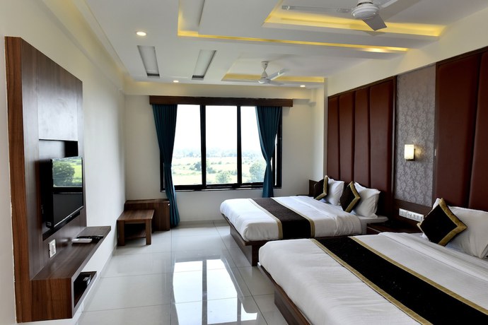 Imagen de la habitación del Hotel Royal Square by Sky Stays. Foto 5
