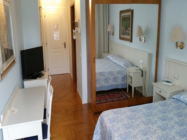 Imagen de la habitación del Hotel Royal, Stresa. Foto 10