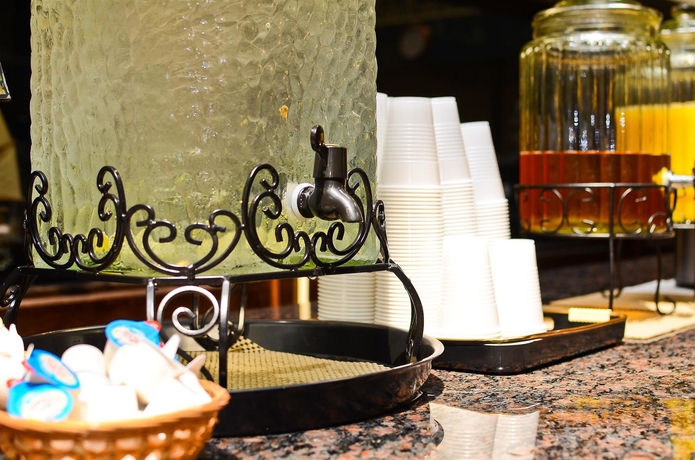 Imagen del bar/restaurante del Hotel Royal Suites, Baton Rouge. Foto 5