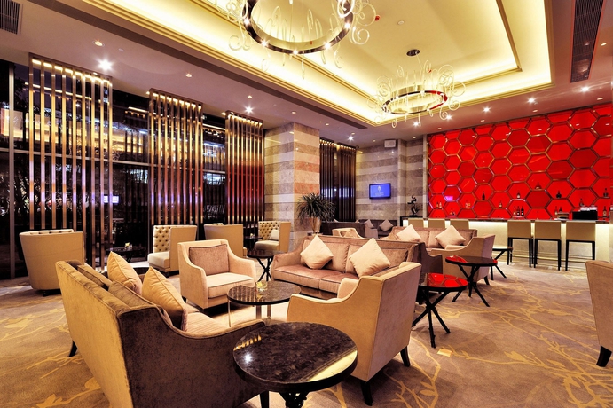 Imagen de los interiores del Hotel Royal Suites and Tower. Foto 12