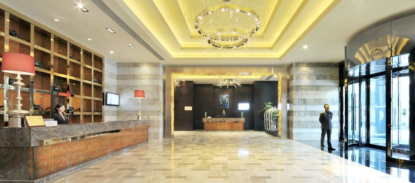 Imagen de los interiores del Hotel Royal Suites and Tower. Foto 14