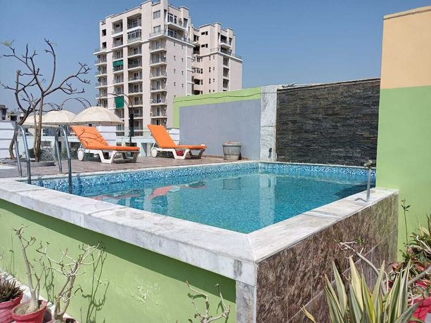 Imagen de la piscina del Hotel Royal Suites by Park Tree Chakki Mor. Foto 9