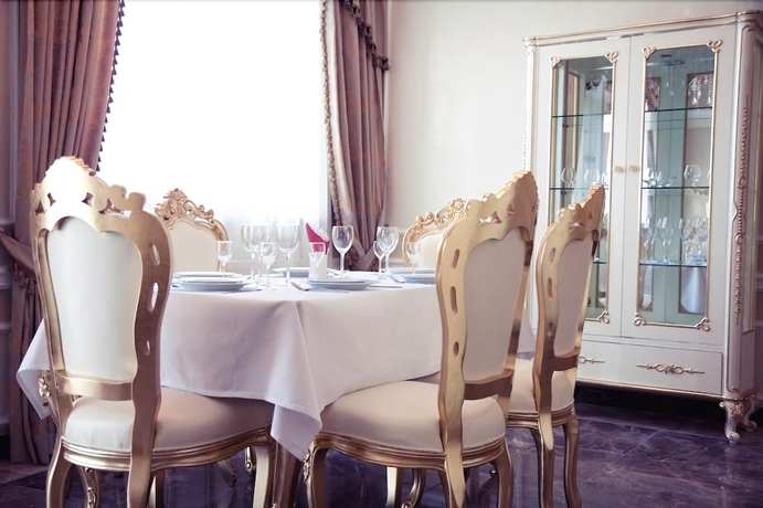 Imagen de la habitación del Hotel Royal Sun Geneva. Foto 10