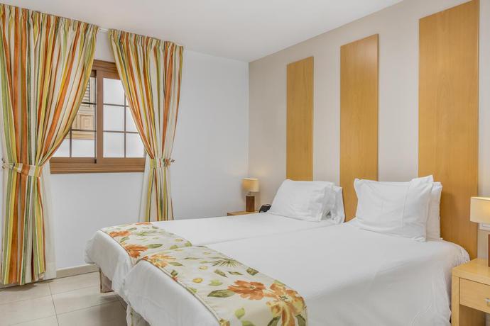 Imagen de la habitación del Hotel Royal Tenerife Country Club. Foto 8
