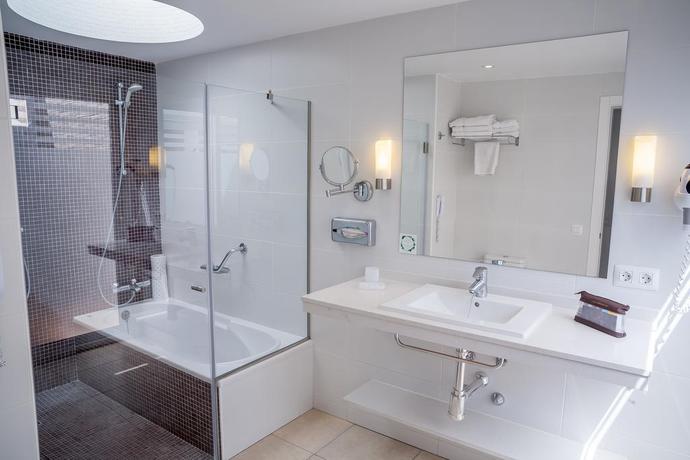 Imagen de la habitación del Hotel Royal Tenerife Country Club. Foto 11