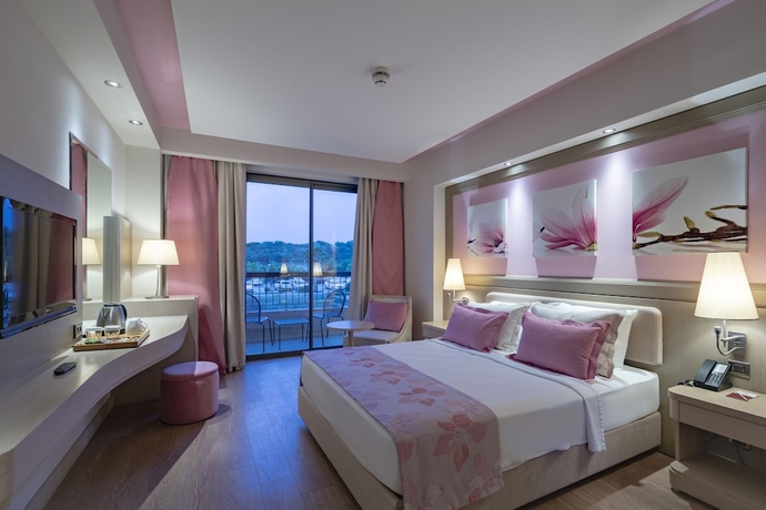 Imagen de la habitación del Hotel Royal Teos Thermal Resort Clinic and Spa - All-inclusive. Foto 10