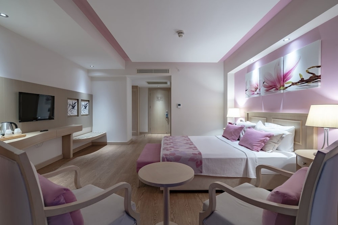 Imagen de la habitación del Hotel Royal Teos Thermal Resort Clinic and Spa - All-inclusive. Foto 11