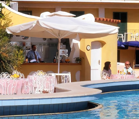 Imagen de la piscina del Hotel Royal Terme. Foto 19