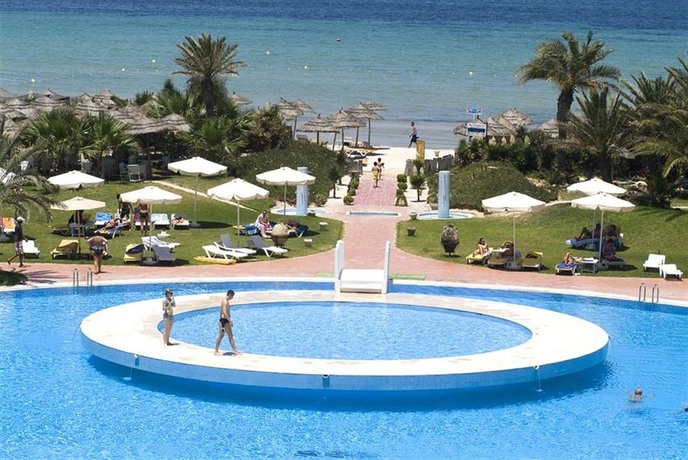 Imagen de la piscina del Hotel Royal Thalassa Monastir. Foto 15