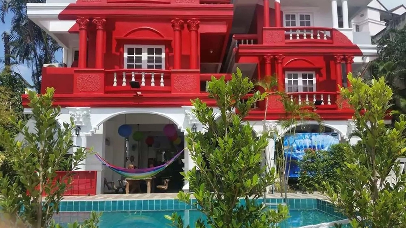Imagen de la piscina del Hotel Royal Thapae Gate Guesthouse. Foto 17