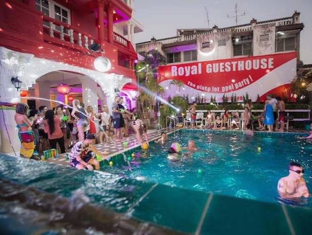 Imagen de la piscina del Hotel Royal Thapae Gate Guesthouse. Foto 18