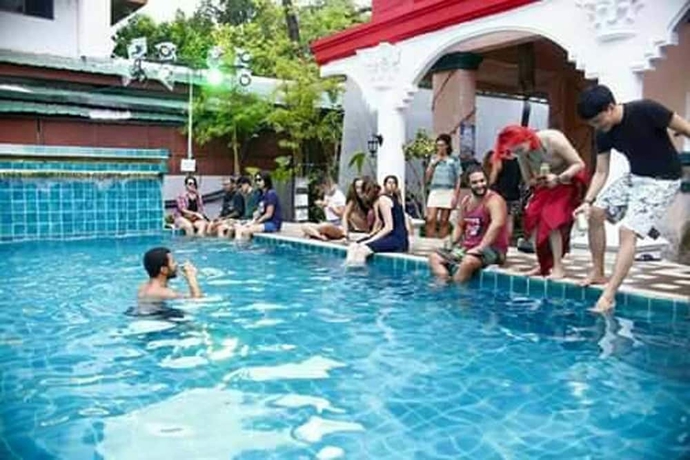 Imagen de la piscina del Hotel Royal Thapae Gate Guesthouse. Foto 19